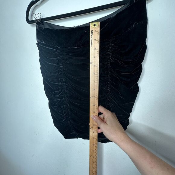 Solid Jet Black Sexy Ruched Velvet Mini Skirt Zip Back Stretch Medium - Picture 6 of 13
